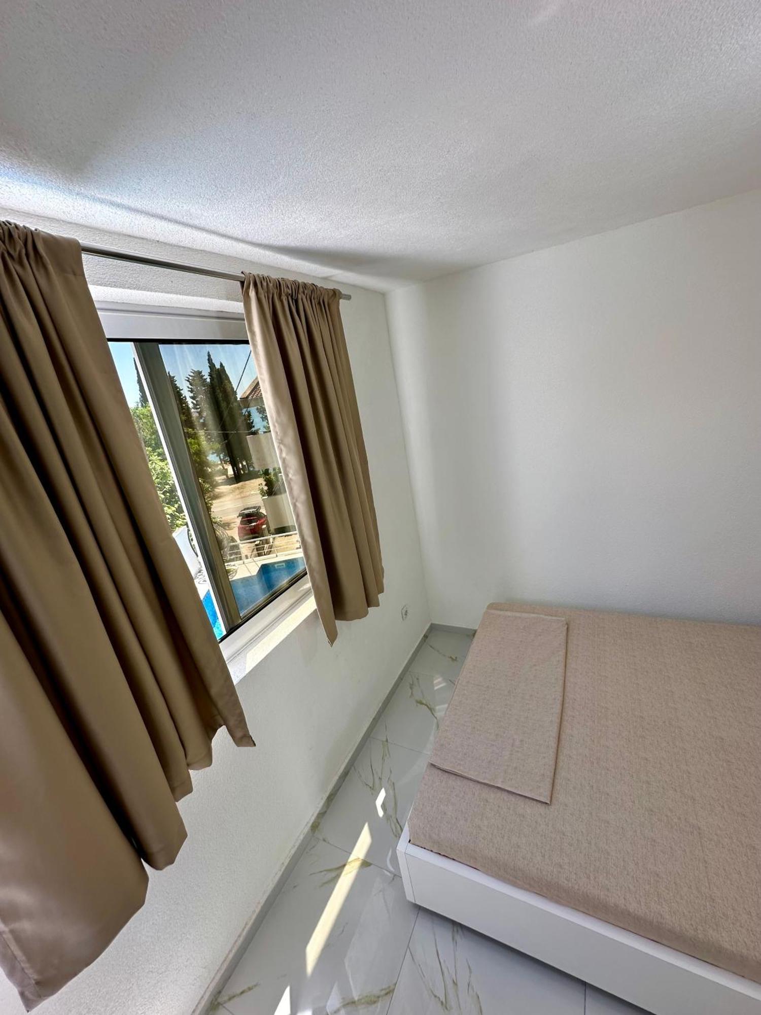 Apartment Dilan By The Sea *