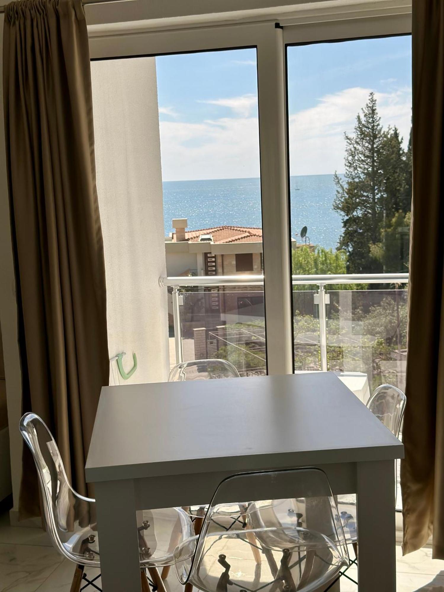 Dilan By The Sea Apartment